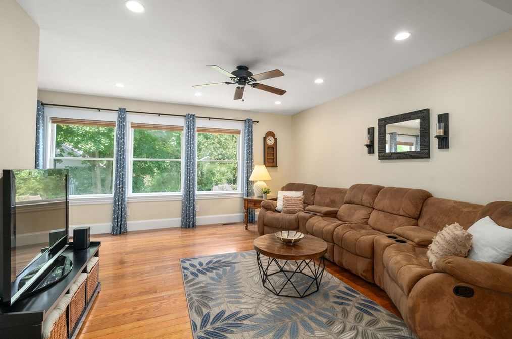 150 Edinboro St, Newton MA 02460-1302 exterior