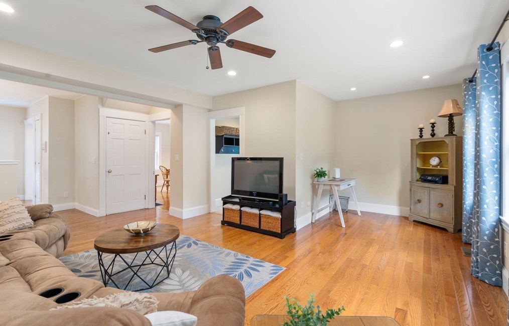 150 Edinboro St, Newton MA 02460-1302 exterior