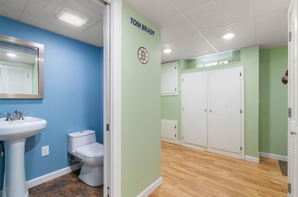 150 Edinboro St, Newton MA 02460-1302 exterior