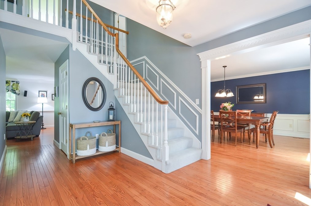 36 Dover Cir, Franklin MA 02038-4200 exterior