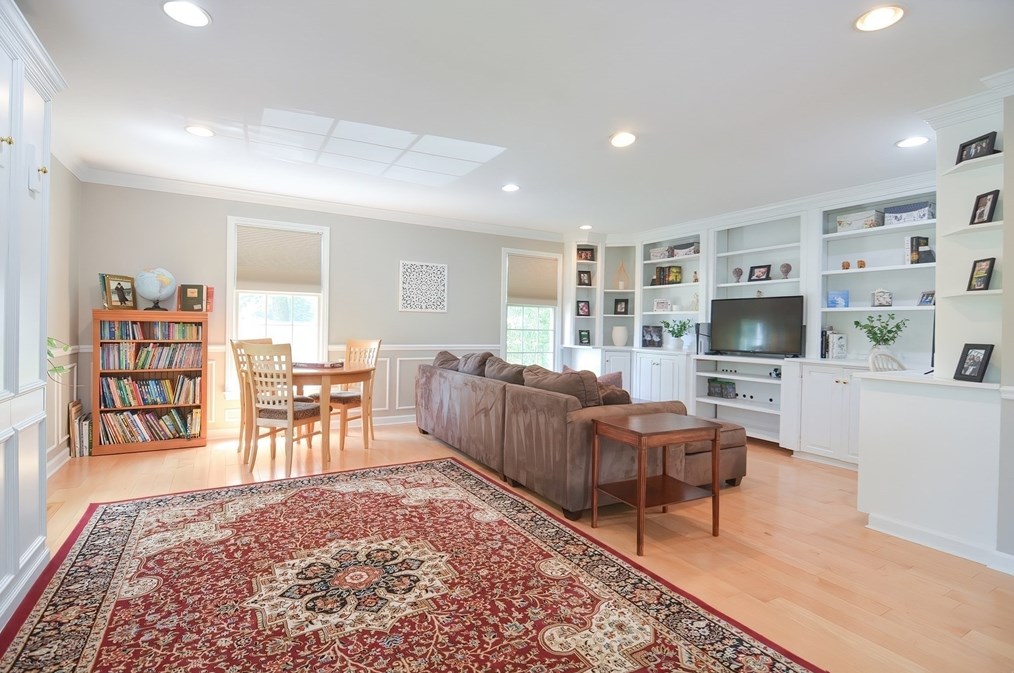 36 Dover Cir, Franklin MA 02038-4200 exterior