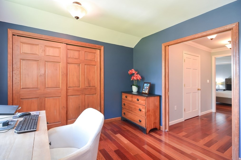 36 Dover Cir, Franklin MA 02038-4200 exterior