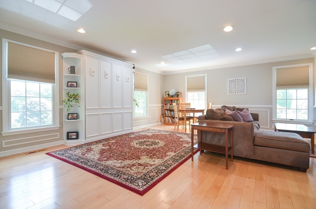 36 Dover Cir, Franklin MA 02038-4200 exterior