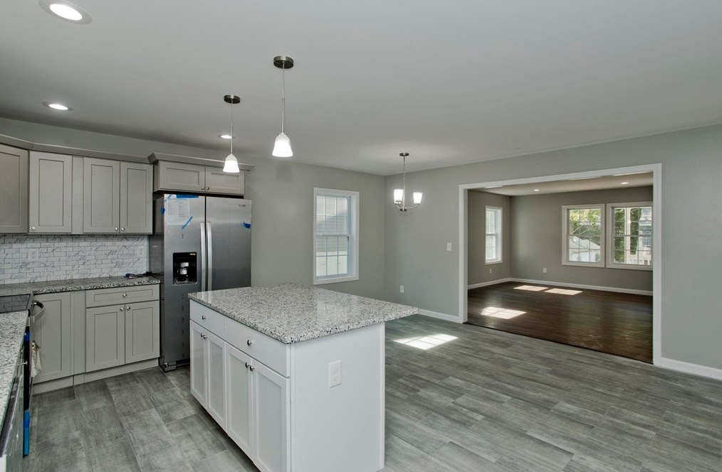 27 Brk St, Springfield MA  01109-2620 exterior