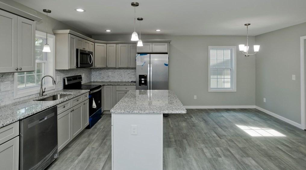 27 Brk St, Springfield MA  01109-2620 exterior