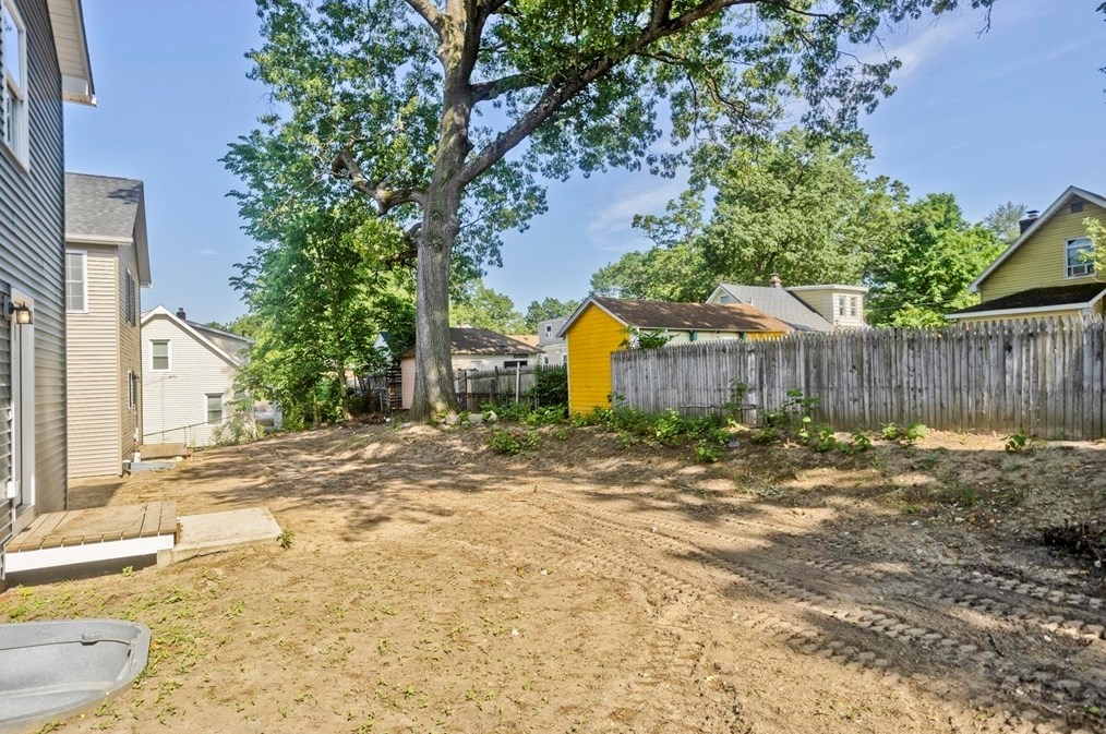 27 Brk St, Springfield MA  01109-2620 exterior