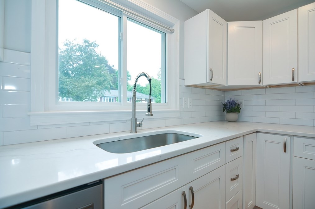 136 Orleans St, Lowell MA 01850-1112 exterior