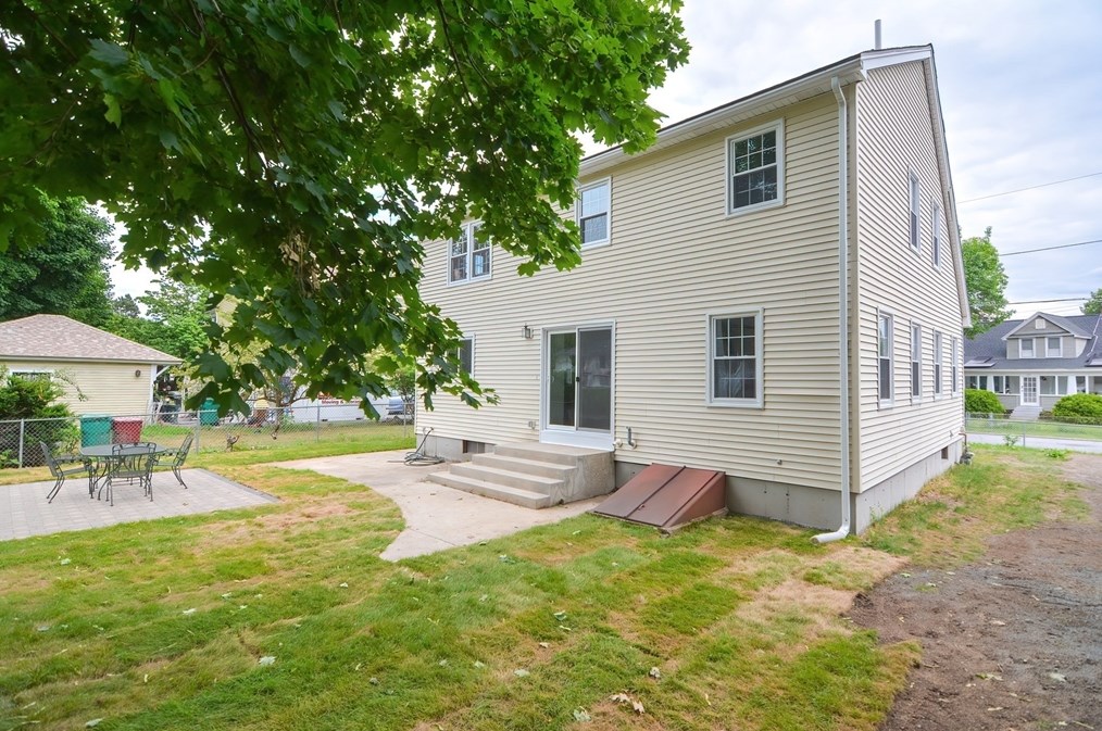 136 Orleans St, Lowell MA 01850-1112 exterior