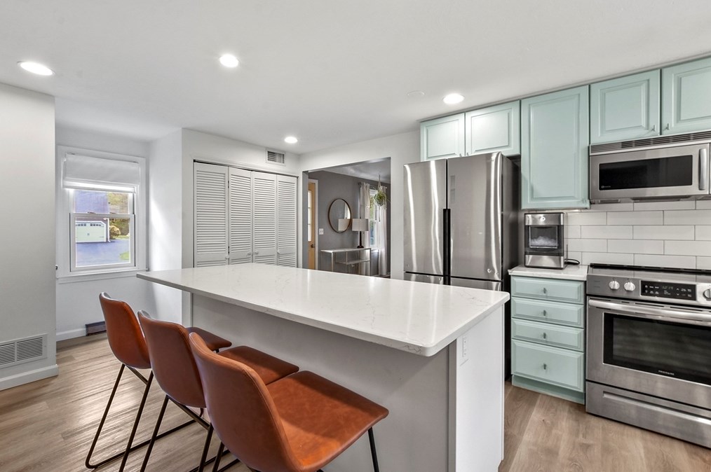 187 Eaton Rd, Framingham, MA 01701