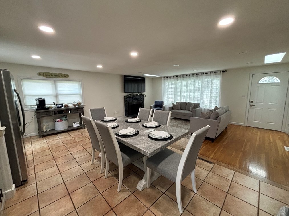 124 Belmont St, West Bridgewater MA 02379-1302 exterior