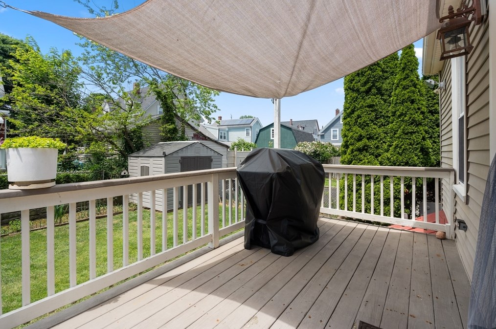 12 Ocean Cir, Lynn MA 01902-1928 exterior