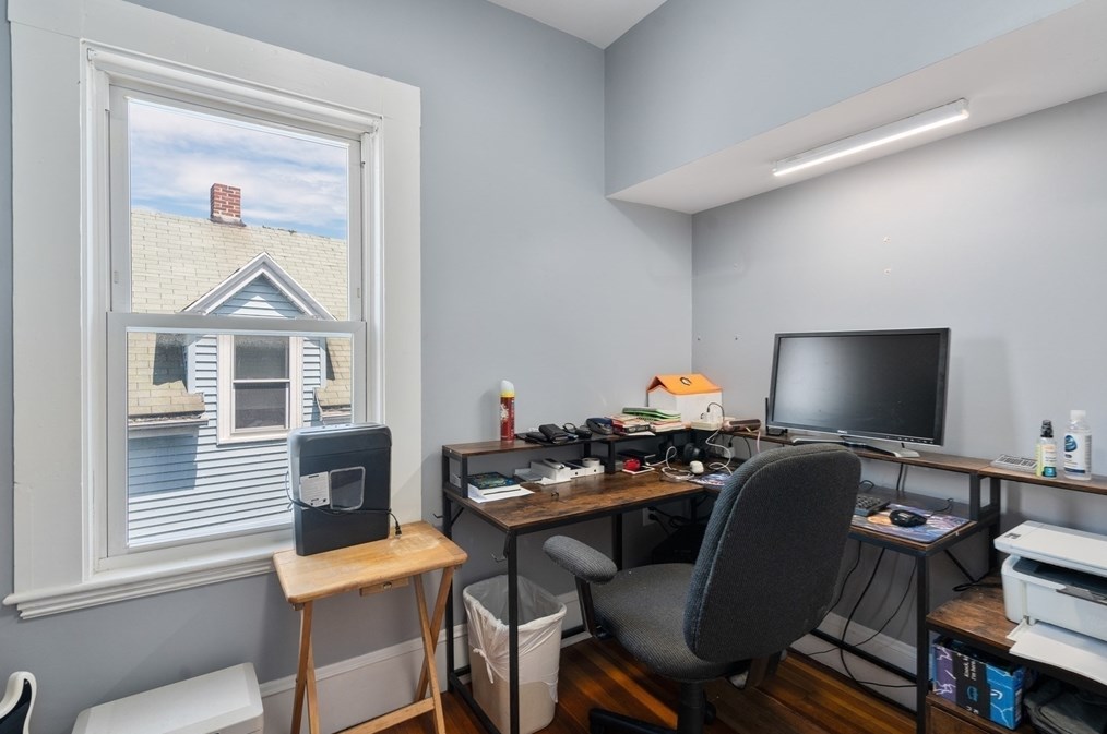 12 Ocean Cir, Lynn MA 01902-1928 exterior