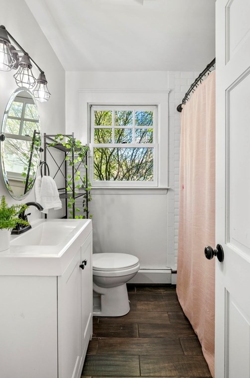 46 Lincoln Ave, Hamilton MA  01982-2018 exterior