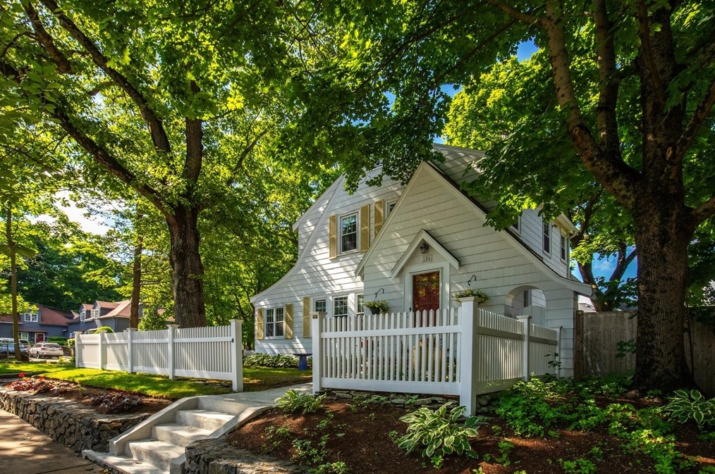 186 Lowell St, Reading MA 01867-2053 exterior