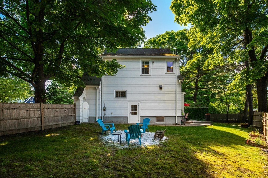 186 Lowell St, Reading MA 01867-2053 exterior