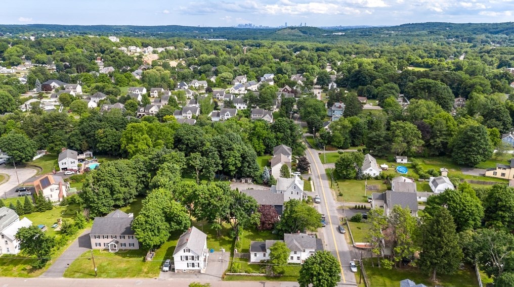 165 Burlington St, Woburn MA  01801-4030 exterior