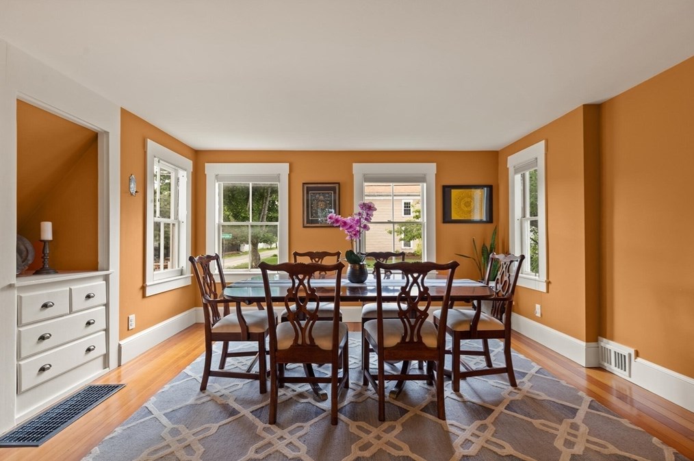 165 Burlington St, Woburn MA  01801-4030 exterior