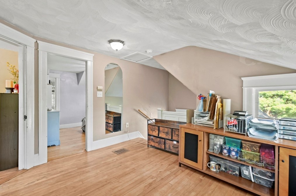 56 Mountain St, Worcester MA 01606-1402 exterior