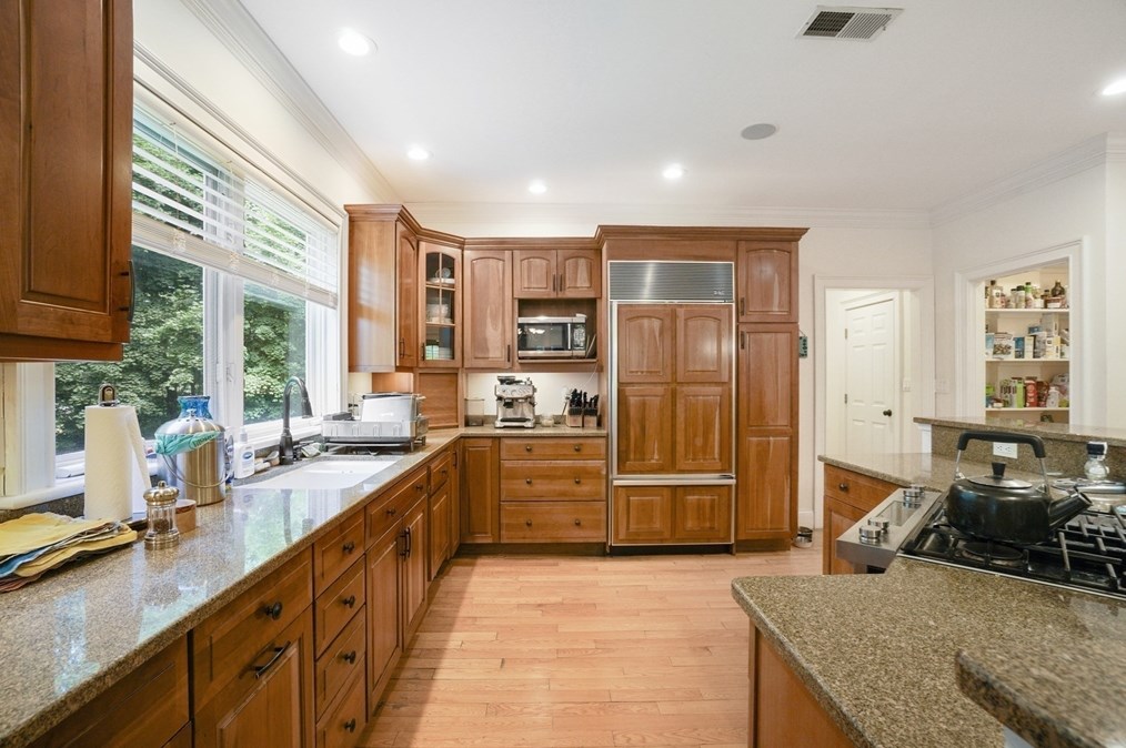 128 Herrick Rd, Newton, MA 02459