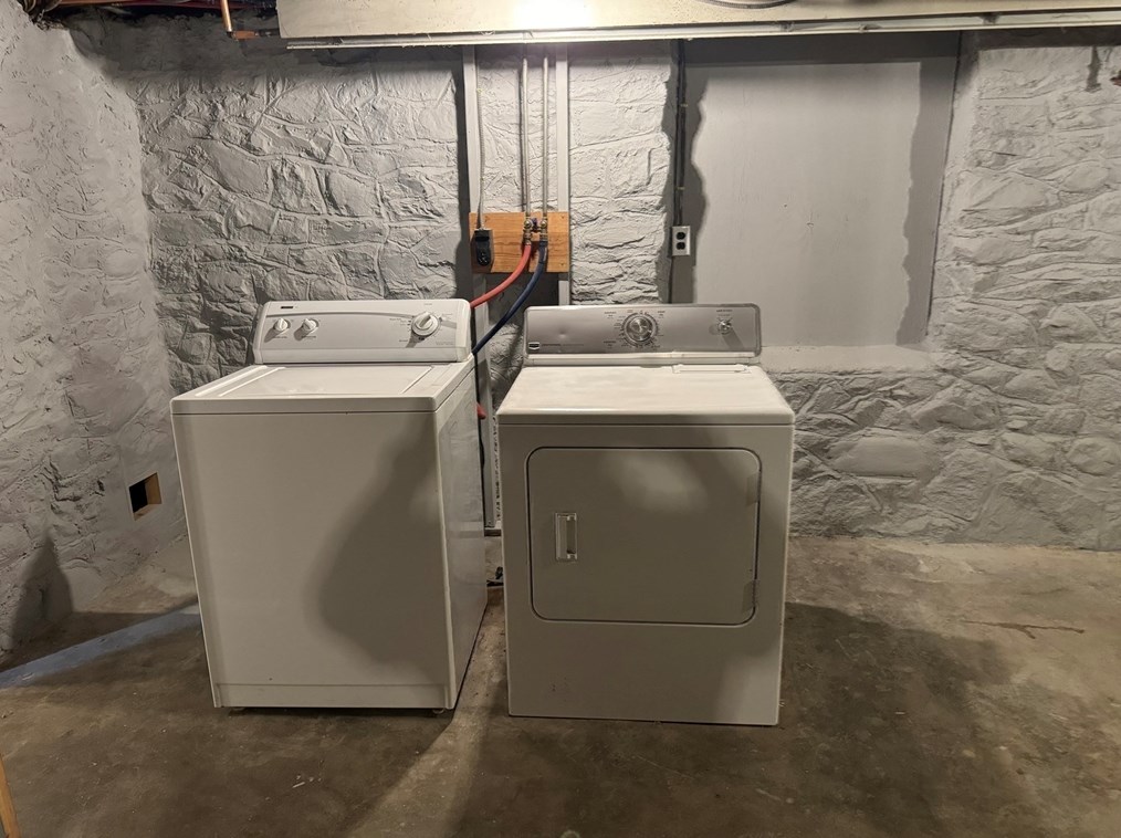 1 Jeffrey St, Methuen MA 01844-4918 exterior