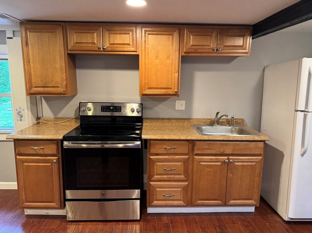 1 Jeffrey St, Methuen MA 01844-4918 exterior