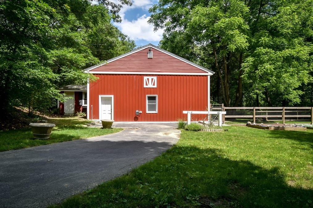 147 Adams St, Holliston MA 01746-1469 exterior