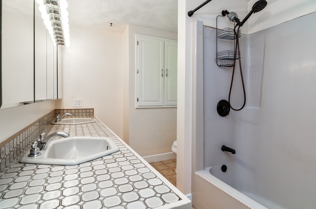 147 Adams St, Holliston MA 01746-1469 exterior