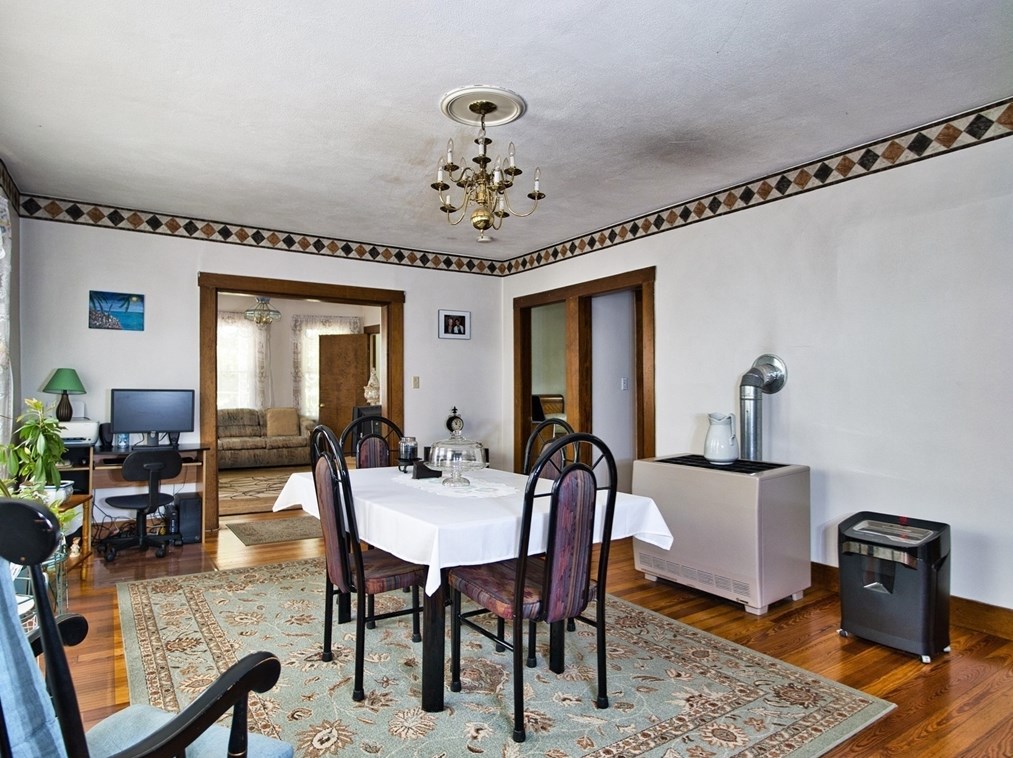 610 Slocum Rd, Dartmouth MA 02747-3904 exterior