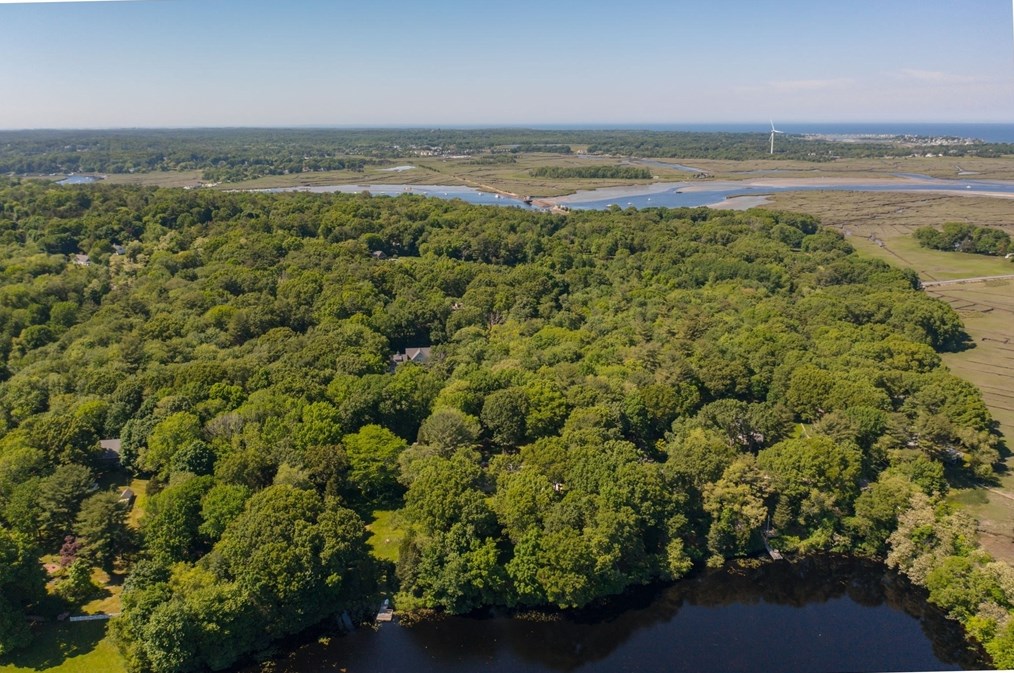 97 Damons Pt Rd, Marshfield MA 02050-6015 exterior