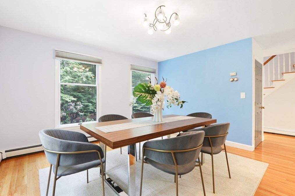 156 Worcester Ln, Waltham MA 02451-7531 exterior