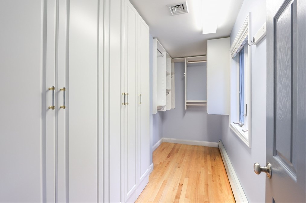 156 Worcester Ln, Waltham MA 02451-7531 exterior