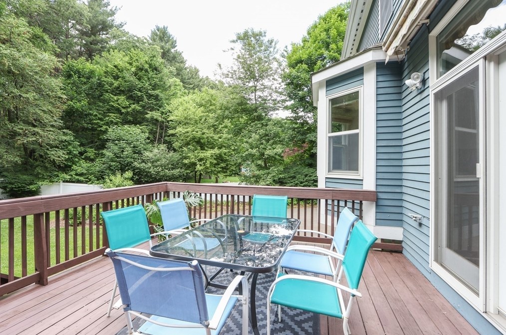 156 Worcester Ln, Waltham MA 02451-7531 exterior