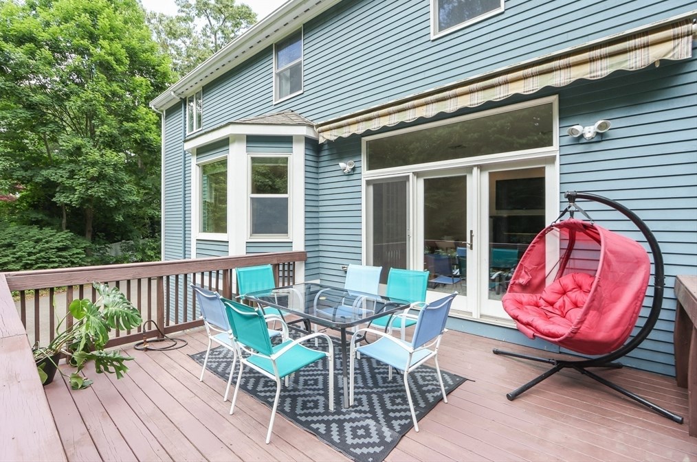 156 Worcester Ln, Waltham MA 02451-7531 exterior