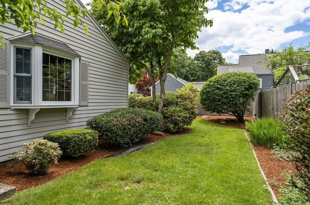 11 Sagamore Rd, Arlington MA 02476-7034 exterior