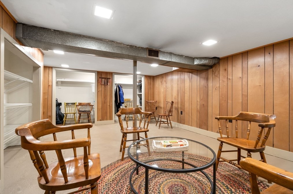 11 Sagamore Rd, Arlington MA 02476-7034 exterior