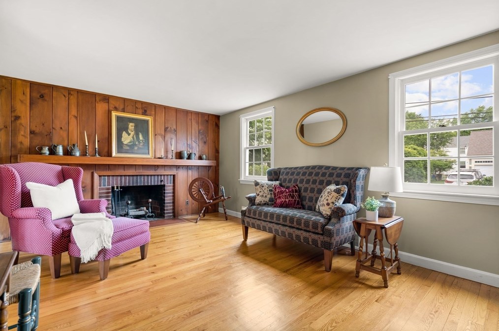 11 Sagamore Rd, Arlington MA 02476-7034 exterior