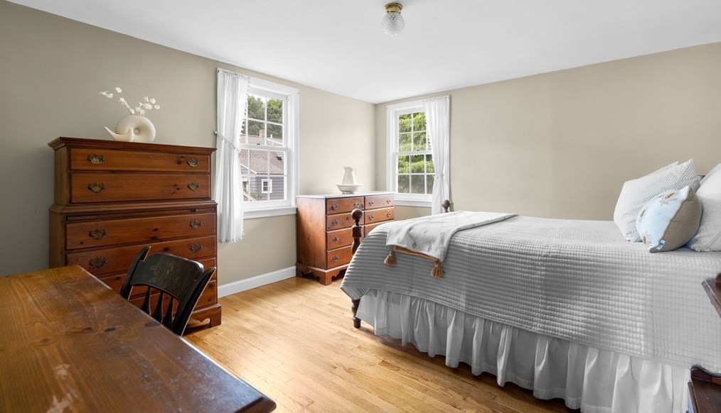 11 Sagamore Rd, Arlington MA 02476-7034 exterior