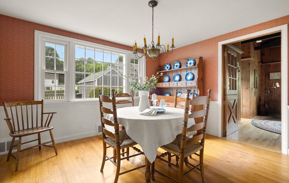 11 Sagamore Rd, Arlington MA 02476-7034 exterior