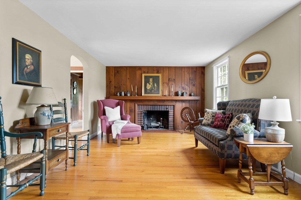 11 Sagamore Rd, Arlington MA 02476-7034 exterior