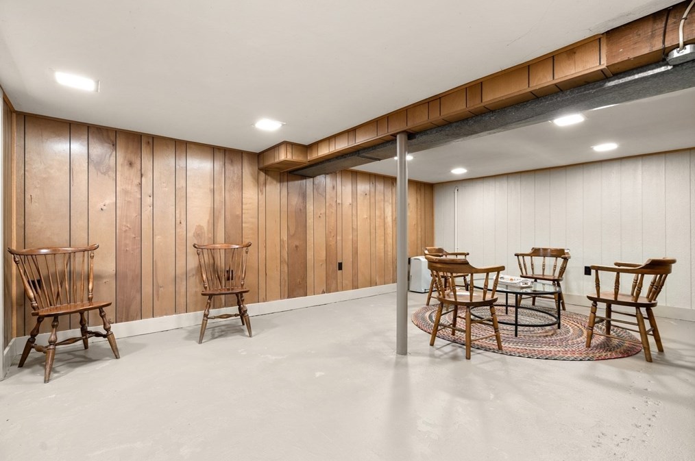 11 Sagamore Rd, Arlington MA 02476-7034 exterior