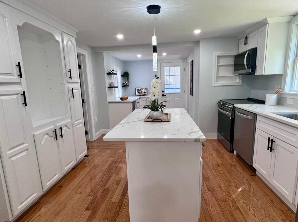 114 Forest St, Hamilton MA  01982-2530 exterior