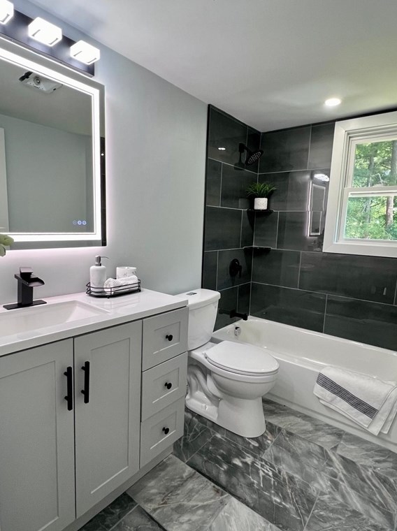 114 Forest St, Hamilton MA  01982-2530 exterior