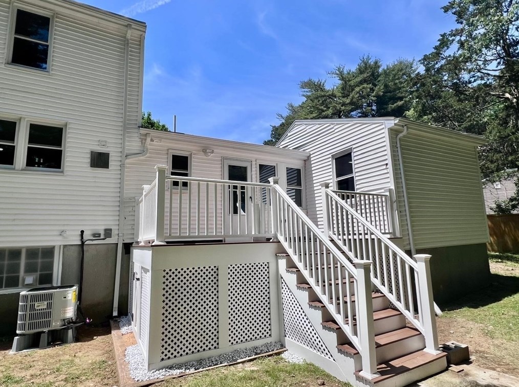 114 Forest St, Hamilton MA  01982-2530 exterior