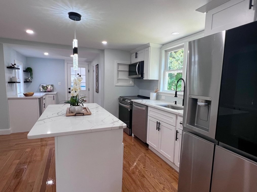 114 Forest St, Hamilton MA  01982-2530 exterior