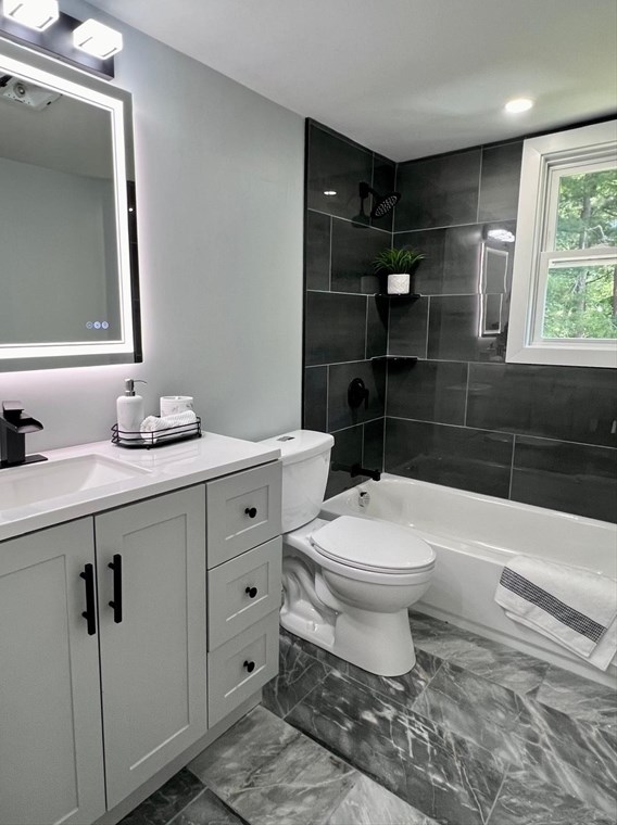 114 Forest St, Hamilton MA  01982-2530 exterior