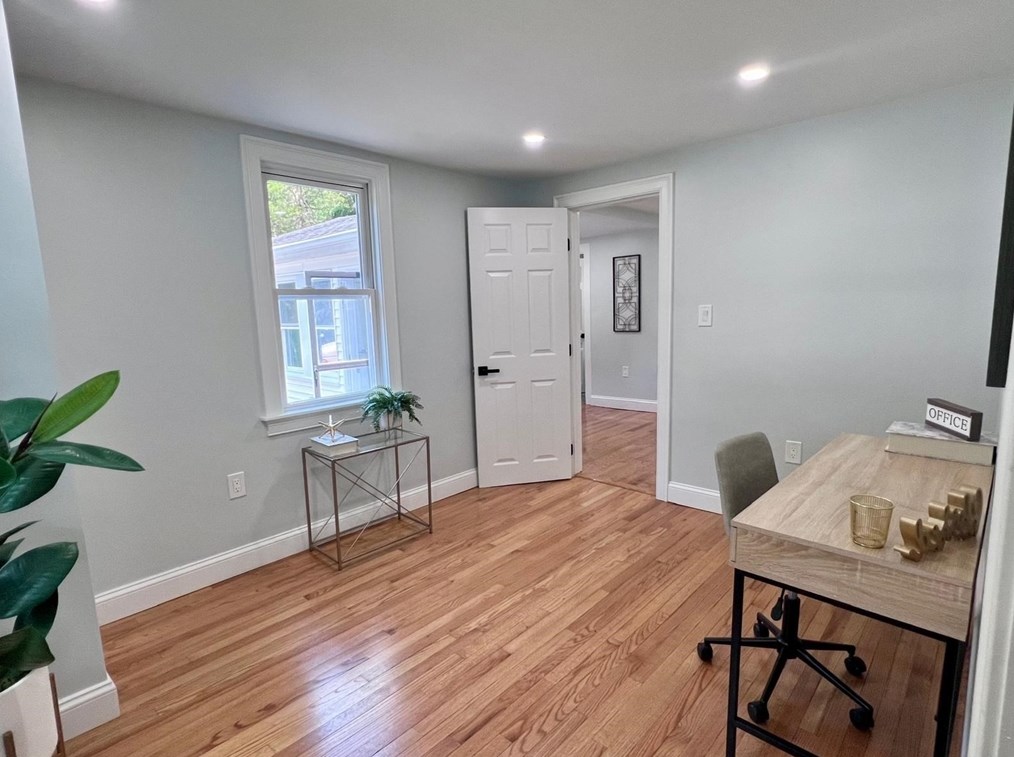 114 Forest St, Hamilton MA  01982-2530 exterior