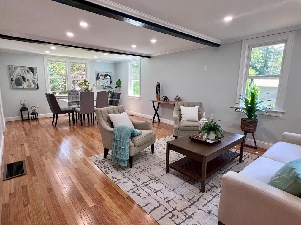 114 Forest St, Hamilton MA  01982-2530 exterior