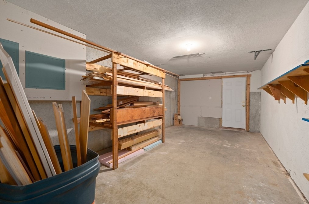 9 Hartung St, Methuen MA 01844-5210 exterior