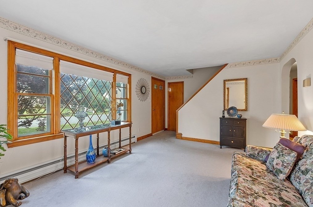 19 Boisvert Rd, Tewksbury MA 01876-3803 exterior