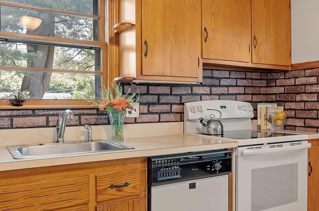 19 Boisvert Rd, Tewksbury MA 01876-3803 exterior